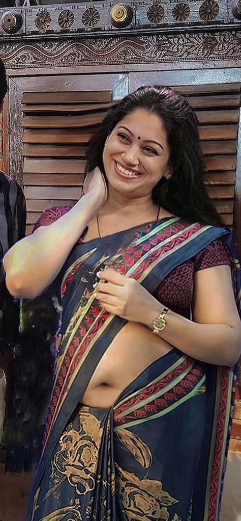 kerala aunty videos|Aunty Shows How to Wear Saree Below Deep Navel